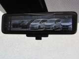 スマートルームミラー★車両後方のカメラ映像をミラー面に移して、いつでもクリアな後方視界を確保します♪