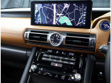 メモリーナビ フルセグTV 運転席・助手席独立温度調整オートエアコン(S-FLOW制御、花粉除去モード付)室内の温度管理もできる優れもので、常に快適な空間を保ってくれます。