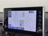 ナビゲーション付です。 ナビがあると便利、ラクラク何処でもいけます。 ナビが有るのと無いのとでは大きな違いですね。