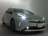 高輝度で点灯速度が速く、しかも消費電力の少ないLEDヘッドライトが装備されています!LEDの明るい光が走行中の視界の確保をサポートして、夜のドライブがより楽しく安全に運転できます♪