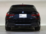 BMWのお車は、走行の安定性とコーナリングの良さを追求し、思い通りにハンドルの操作可能です。試乗車もご用意しておりますので、ぜひ&ldquo;駆け抜ける歓びをご体感ください!