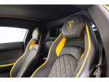Sportivo interior bicolor leather /  Nero AdeBlack / Giallo Taurus (Yellow) /  Inverted stitching / Branding Package with lamborghini embbroidered on leather / Interior details in high gloss black