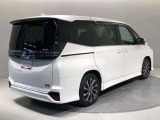 ご納車前にはエンジンオイル・オイルエレメント等を交換して、トヨタディーラーのエンジニアがしっかりと整備をさせていただきます。交換部品などについては、スタッフへお尋ねください。
