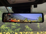 【デジタルインナーミラー】後席の大きな荷物や同乗者で後方が確認しづらい時でも安心!カメラが撮影した車両後方の映像をルームミラー内に表示。クリアな視界で状況の確認が可能です!