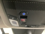 Honda CONNECTサービス対応車です。Honda CONNECT用緊急通報ボタン/トラブルサポートボタンが付いています。
