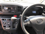 運転中も見やすいメーター。