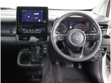 高いホールド性で運転姿勢が安定します。長距離ドライブでも疲れにくいのが魅力です。快適なドライビングライフをお送りください♪