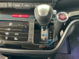 オートマチックシフトレバーは、手になじみ操作しやすい形状で安全運転にもつながります♪