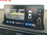 カラービジョンとガイドラインで見やすいバックモニターと障害物センサーで車庫入れも楽チンです♪