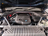 【BMWエンジン】革新的なガソリン・エンジン・テクノロジーによる高性能かつ高効率。レスポンスの良いパワーを発揮。常にスムーズな吸気を実現しアクセル開度にダイレクトに反応しドライビングを楽しく演出。