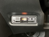 ハンドルの左下にETCがついています。高速道路の料金所の通過も楽々です。 カードの取り出しもしやすい場所についています。