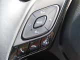 ブルートゥースに接続すれば、スマホに入れている音楽が聞けたり運転中に電話がかかってきてしまった場合もハンドルから電話を取ることができます!