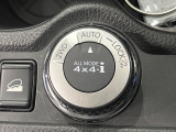 【オールモード4&times;4】2WD/4WDモードを手軽に切り替え可能。燃費重視の2WD、スタック時に役立つLOCK、AUTOモードでは4WDの配分を自動で調整し、路面状況を問わず安定した走りをサポート。