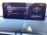 ハンドル操作をアシストすることにより車線からの逸脱回避を支援します。