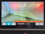 バックでの車庫入れも安心です! リアカメラが付いているバックモニター付のナビを装備しております。操作線もついており距離感も画面から確認できます。