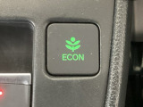★ECONスイッチ★ エコドライブを加速しよう!スイッチをONにすると、運転の仕方によるロスを抑え込み燃費をよくするようクルマが頑張ります(*^ー^*)燃費向上にチャレンジ♪