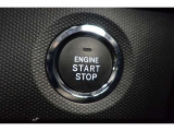 スマートエントリー&プッシュスタートはキーをバッグ等に携帯している時にブレーキを踏んでスタートボタンを押すとエンジンが始動します。車内に忘れた場合にはロック出来ませんので締め忘れの心配もなくなります!