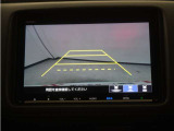 バックカメラ搭載です!車庫入れが苦手な人はもちろん、車両感覚に自信がある人にもお勧めです!見えない箇所が見えるようになるので、低い障害物や隠れてしまっている子供の存在等にも気付く事が出来ます。