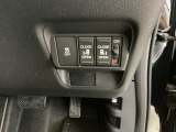 リアスライドドアは両側ともに電動です。