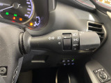 【オートライト(AUTO)】外の明るさをシステムが感知して、自動でヘッドライトが点灯します!ヘッドライトをつけ忘れを防ぐ便利機能です。