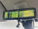 【デジタルルームミラー】後席の大きな荷物や同乗者で後方が確認しづらい時でも安心!カメラが撮影した車両後方の映像をルームミラー内に表示。クリアな視界で状況の確認が可能です!