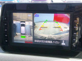 【アラウンドビューモニター】空から見下ろすような視点で、スムースな駐車と安全確認をサポートします。