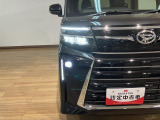 LEDヘッドライト&フォグランプを装備!白く明るい光で照らしてくれるので、安心して運転出来ます。