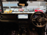 内装:車両の状態やシートのよれ等、お気付きの箇所がございましたらお写真にてお送り致しますのでお気軽にお申し付けくださいませ。