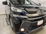 LEDヘッドライトです。デザイン性がよくとても明るいので、夜間の走行や悪天候でも安心です。しかも長寿命!