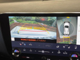 【パノラミックビューモニター】専用のカメラにより、上から見下ろしたような視点で360度クルマの周囲を確認することができます☆死角部分も確認しやすく、狭い場所での切り返しや駐車もスムーズに行えます。