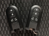 電子カードキーを携帯していれば、ドアハンドルやバックドアのリクエストスイッチを押すだけでドアの施錠・解錠が出来ます♪もちろん 遠隔操作も可能です!盗難防止のイモビライザー機能装備ですよ ☆