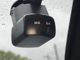 ドライブレコーダー装備です!もしもの時やあおり運転など、映像記録は証拠になるのであると安心ですね!