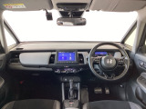 フロントガラスが大きく、ワイドな視界で運転もしやすくなるように設定されています。
