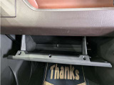 グローブボックスの収納もバッチリ