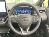 インテリアに合わせたデザインのステアリングは、運転される方のことも考え、運転しやすい形状、大きさです。是非一度、実際に触ってお確かめください。
