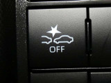 【衝突回避支援ブレーキ機能(対車両・対歩行者】・・・自車の前方の歩行者や車両を検知し、衝突の危険を察知するとまずは警告を発し、その後段階を踏んでブレーキを作動させます。