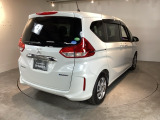 スライドドアなら狭い駐車場でもドアをぶつける心配がありません。ステップが低く乗り降りもしやすいです。