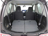 【トランクルーム】荷室の広さも十分です!シートアレンジでシートを畳めば長い荷物だって積めますね。シートアレンジの操作方法など、お気軽にご相談下さい。