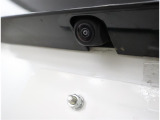 バックカメラが付いているので後方確認が非常にしやすいです。今や運転初心者も熟練者も必須装備!ついていて損はないですね♪