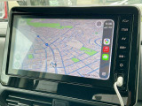 スマートフォンと連携してマップなどのアプリを使用できます。