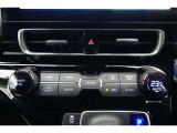 ★エアコンはオートタイプが装着済みです!オートモードにしておけば、車内温度を設定するだけで風の料や吹き出し口の切り替えを機械が行ってくれます!一年中快適な環境を作れますよ♪