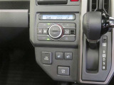 オートエアコン、シートヒーター機能搭載。