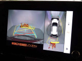 バックガイドモニターを装備しています、車庫入れもラクラクです。パノラミックビューモニターを搭載しています、上からの画像も表示されます。