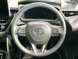 インテリアに合わせたデザインのステアリングは、運転される方のことも考え、運転しやすい形状、大きさです。是非一度、実際に触ってお確かめください。