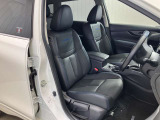 【シートヒーター】〈運転席・助手席・セカンド左右〉まず人間が「暖かい」と感じやすい部位を温め、次に「快適」と感じやすい部位を温めることで、短時間で温めることができます★