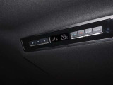 いつも快適な室内温度に保ってくれる、【オートエアコン】付です!温度設定をするだけであとはエアコンコンピューターが、風量や吹き出し口の温度を自動設定♪