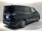 ご納車前にはエンジンオイル・オイルエレメント等を交換して、トヨタディーラーのエンジニアがしっかりと整備をさせていただきます。交換部品などについては、スタッフへお尋ねください。