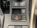 【電動パーキングブレーキ】パーキングブレーキを指先だけで操作可能です!力の弱い人にも安心してブレーキをかけていただけます!