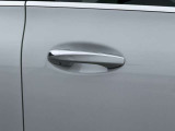 シートヒーターはエアコンより温まるのが早く、寒い日の運転には欠かせない装備です。3段階の温度調節ができ、快適な温度でドライブいただけます。
