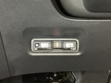 ハンドルの左下にETCがついています。高速道路の料金所の通過も楽々です。 カードの取り出しもしやすい場所についています。
